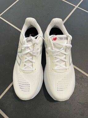 New Balance Men’s White Athletic Running Shoes